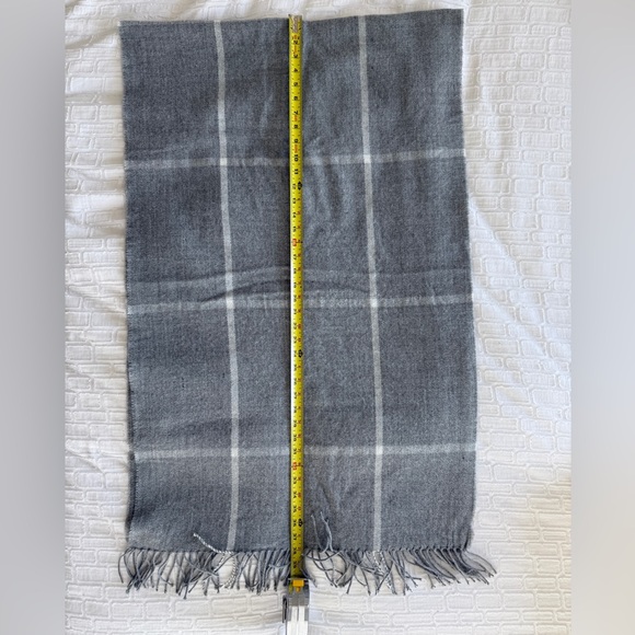 J Crew Oversized Scarf/Wrap - Picture 3 of 5